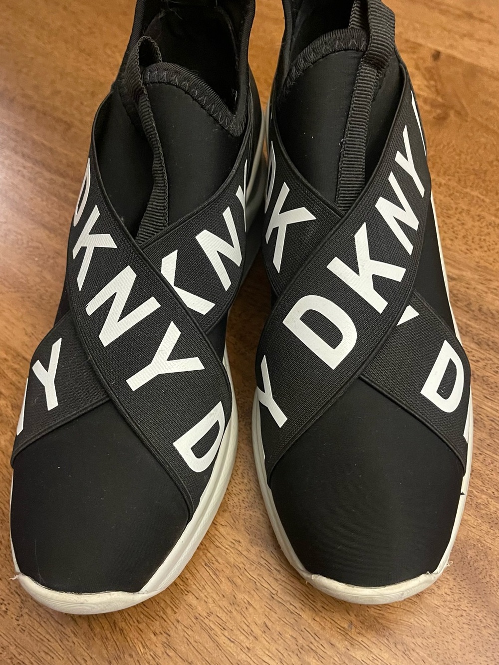 DKNY Black Slip-On Sneakers wedge with Logo Cross Straps